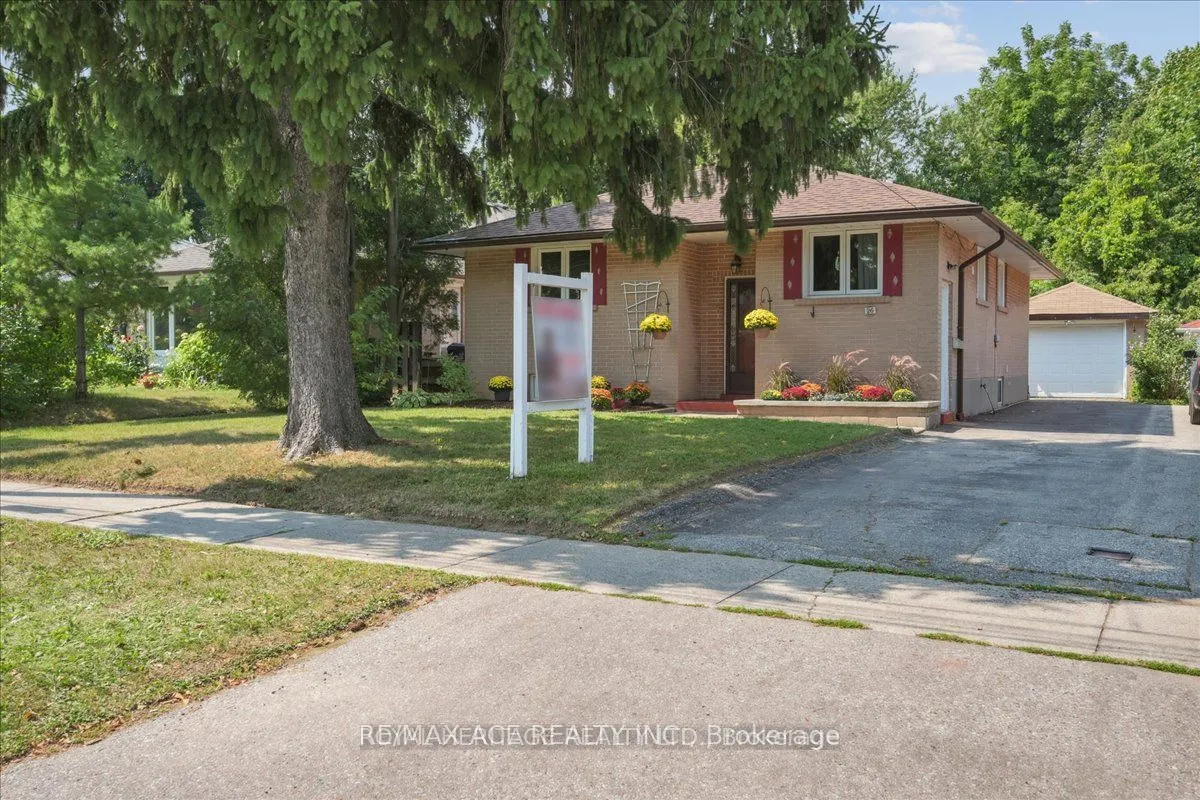 Detached Home For Lease | E13703602