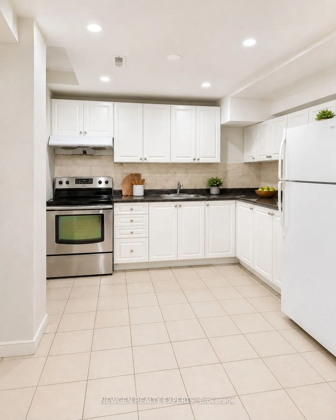 Detached Home For Lease | E13703790