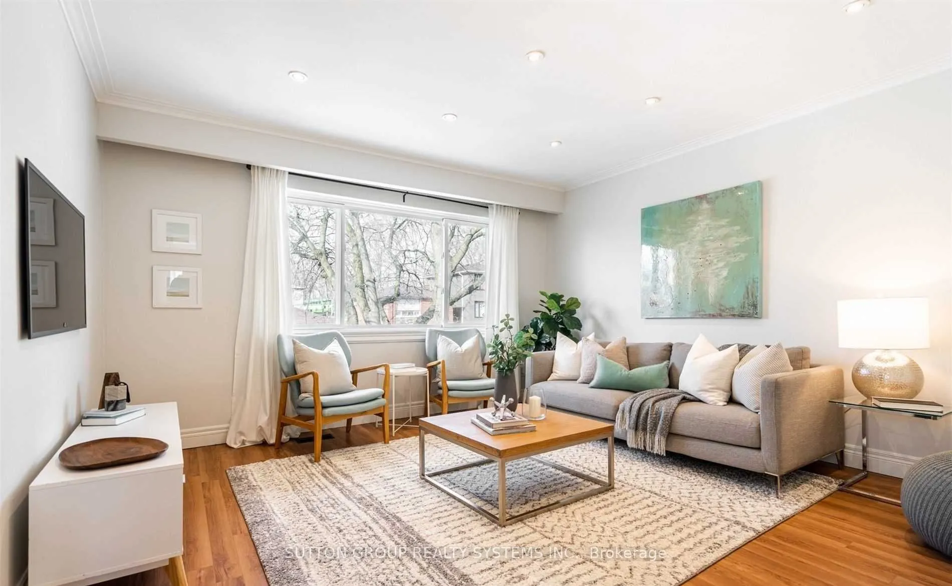 Triplex For Lease | E13704272