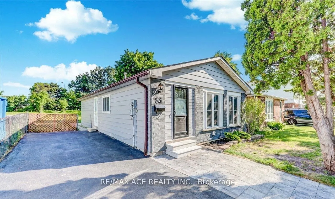 Detached Home For Lease | E13707724
