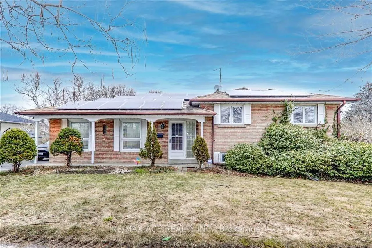 Detached Home For Lease | E13708558