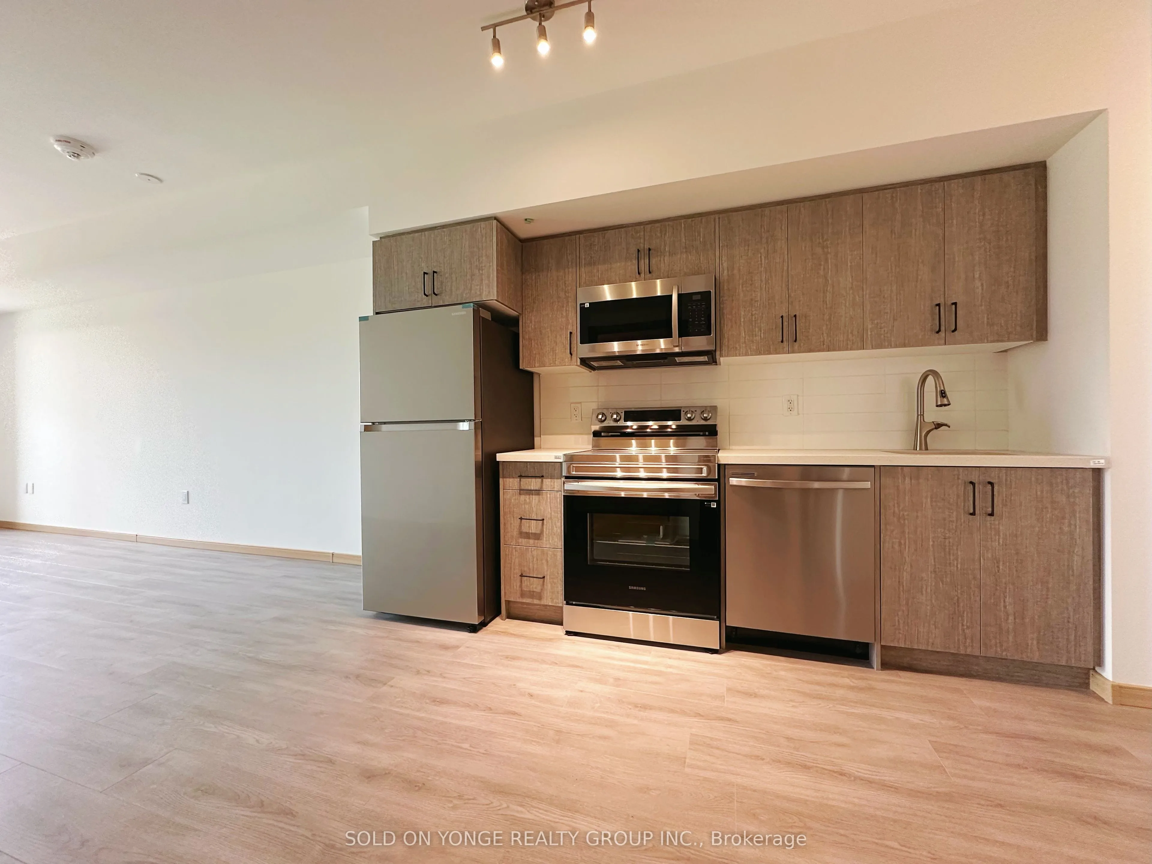 Property For Lease | E13708974