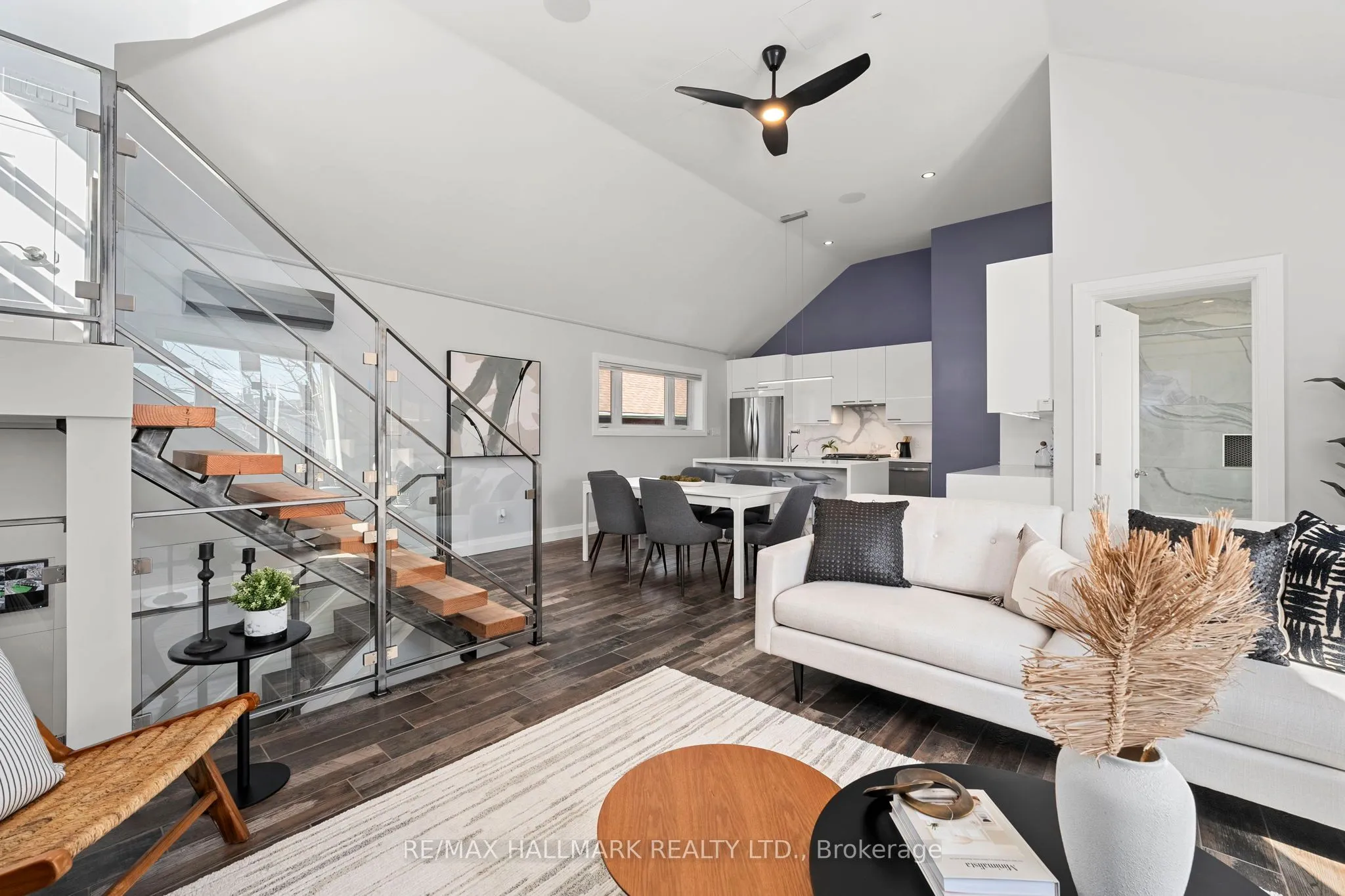 Multiplex For Lease | E13710422