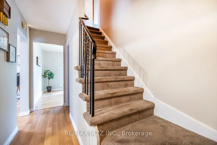 1347 Mary N Street, Oshawa, ON L1G 6T2