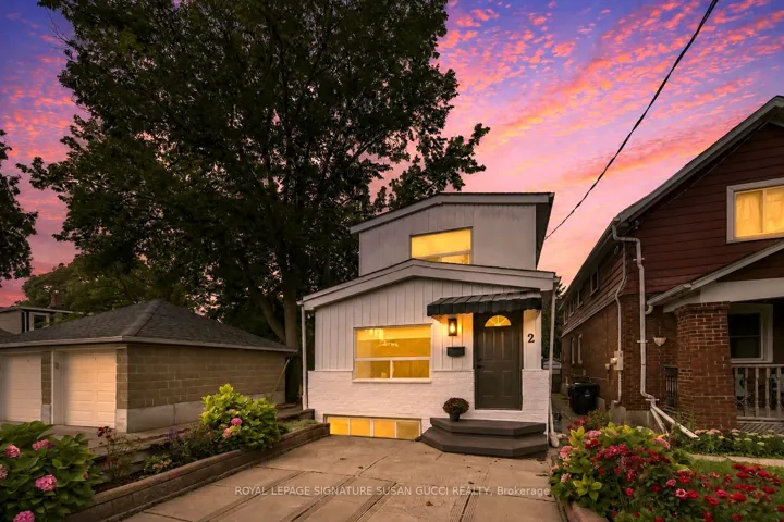 2 Sutherland Avenue, Toronto E03, ON M4C 1R9