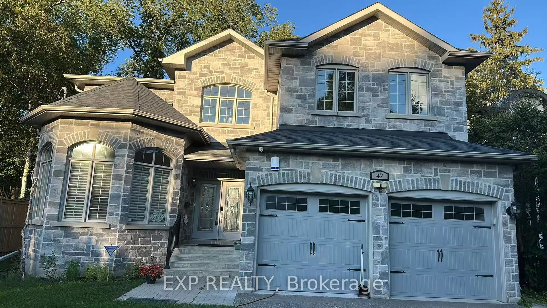 Detached Home For Lease | E13713458