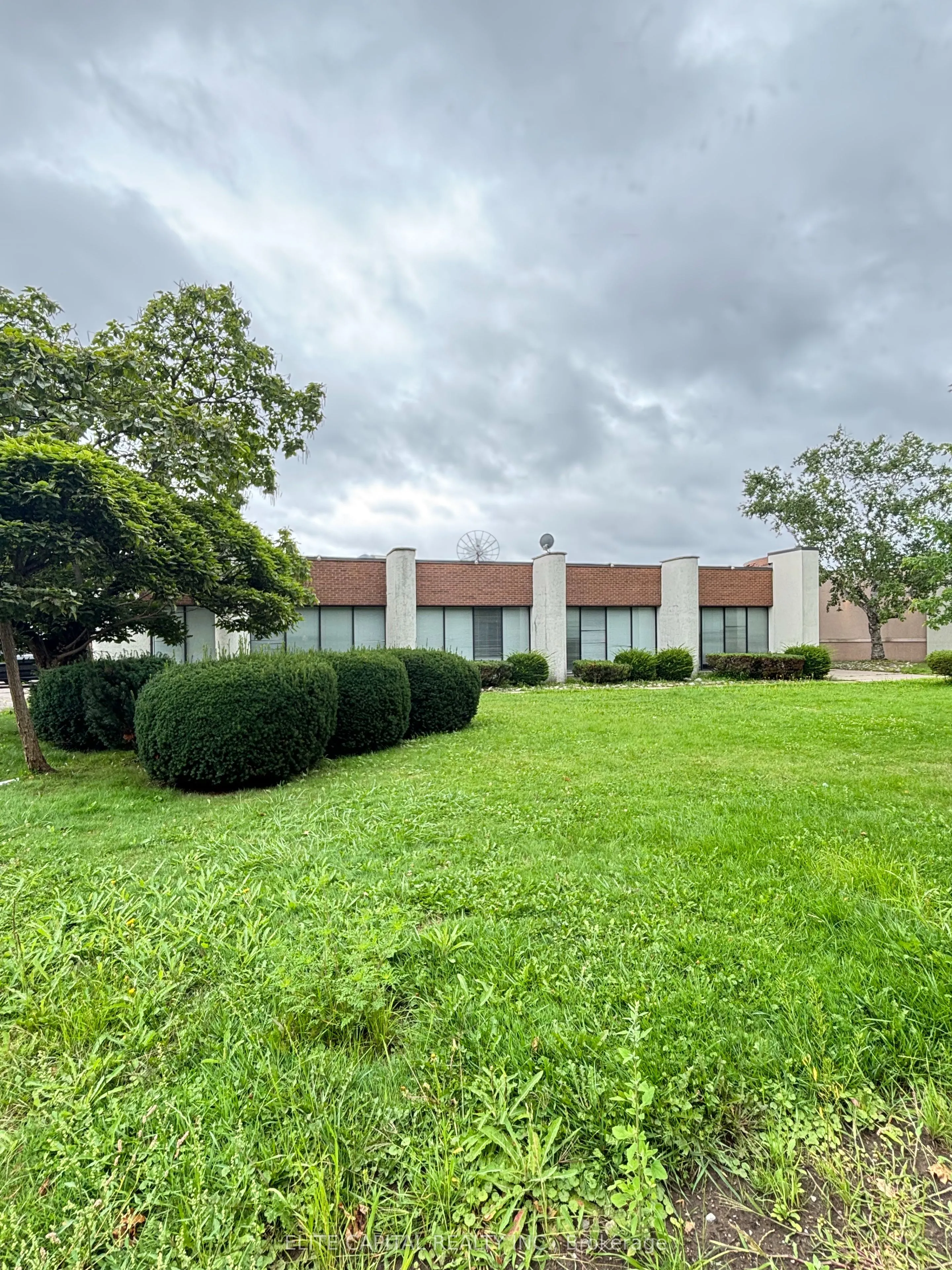 Industrial Property For Lease | E13716228