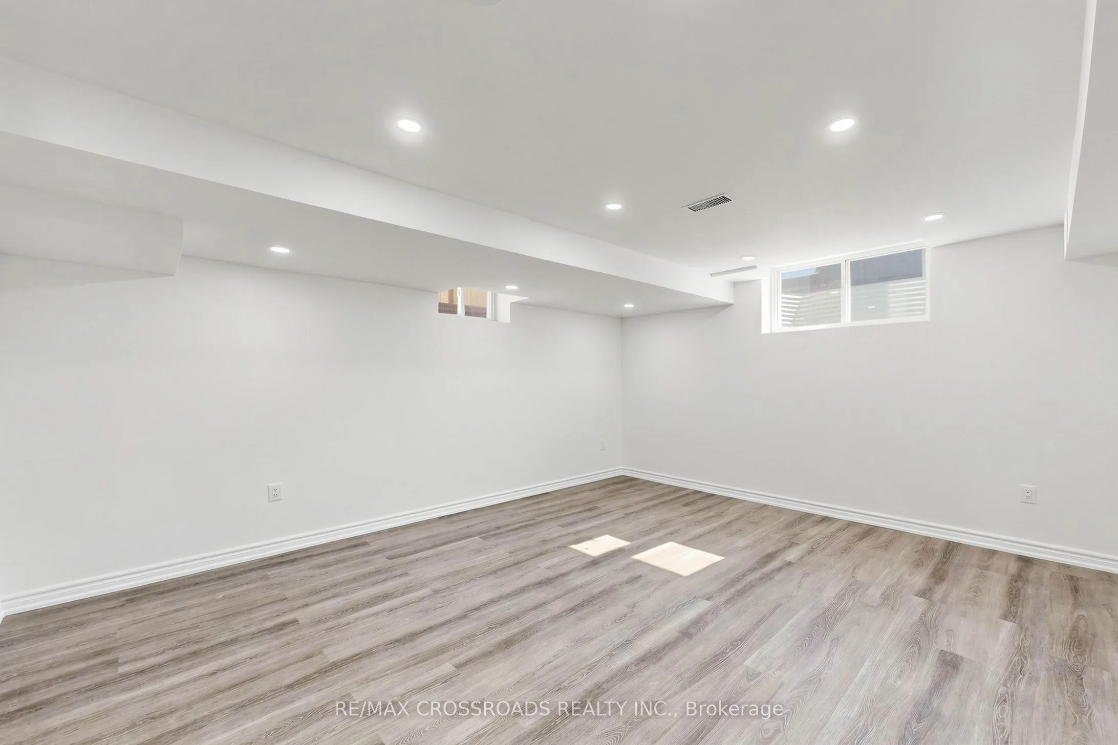Detached Home For Lease | E13719936