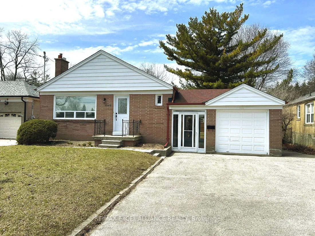 Detached Home For Lease | E13722068