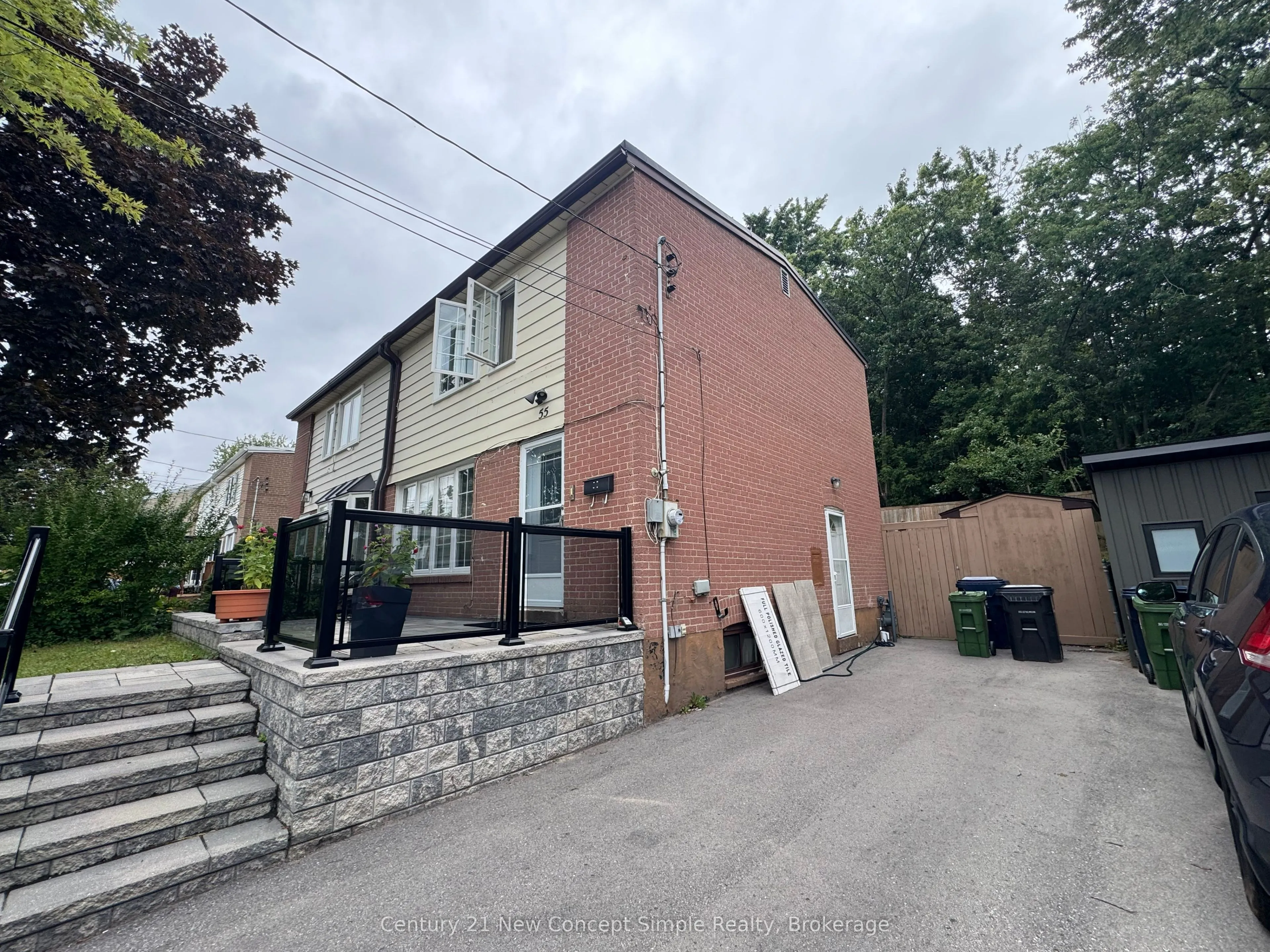 Property For Lease | E13722102