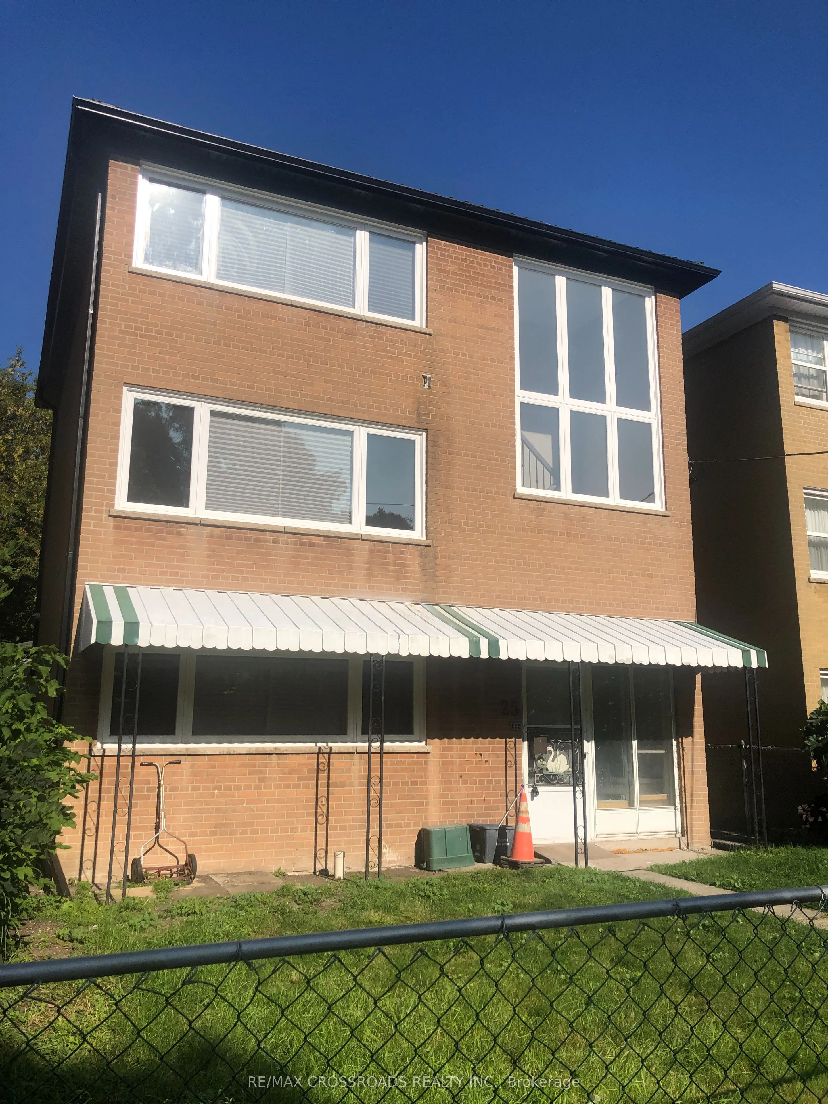 Triplex For Lease | E13722706