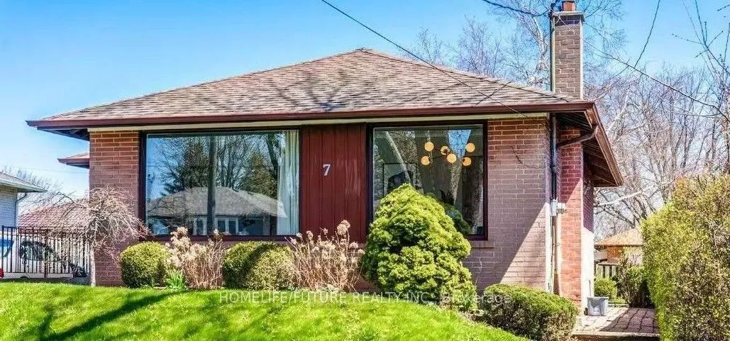 Detached Home For Lease | E13724330