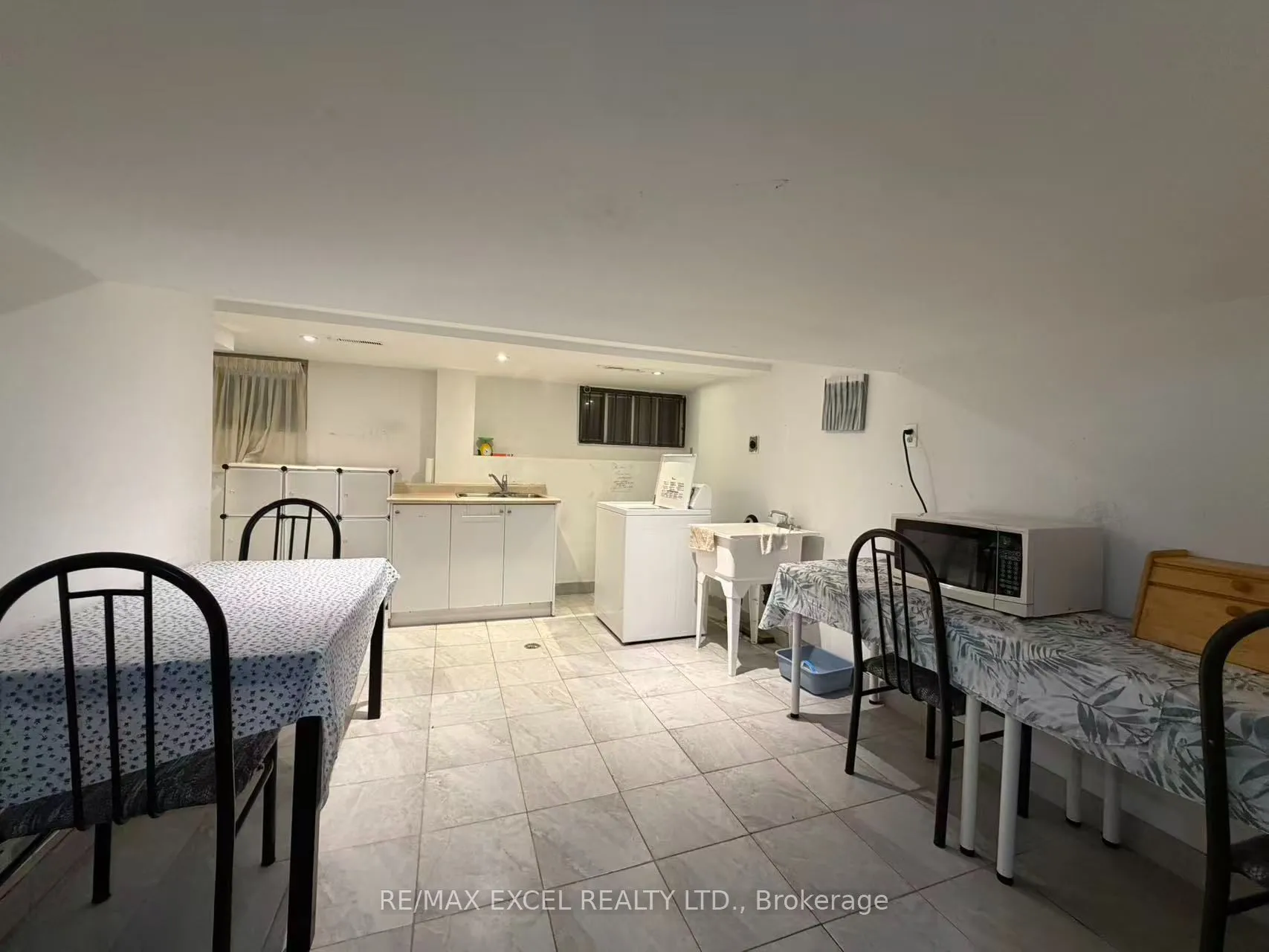 Detached Home For Lease | E13724516