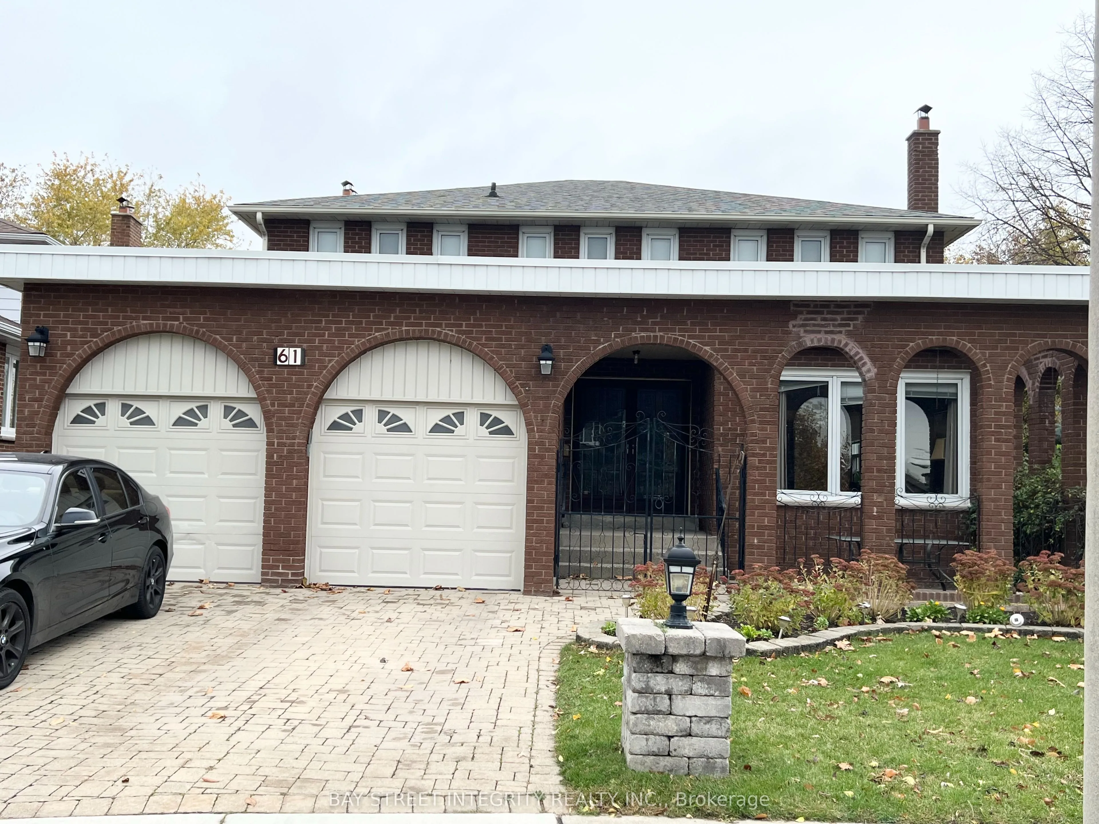 Detached Home For Lease | E13726038