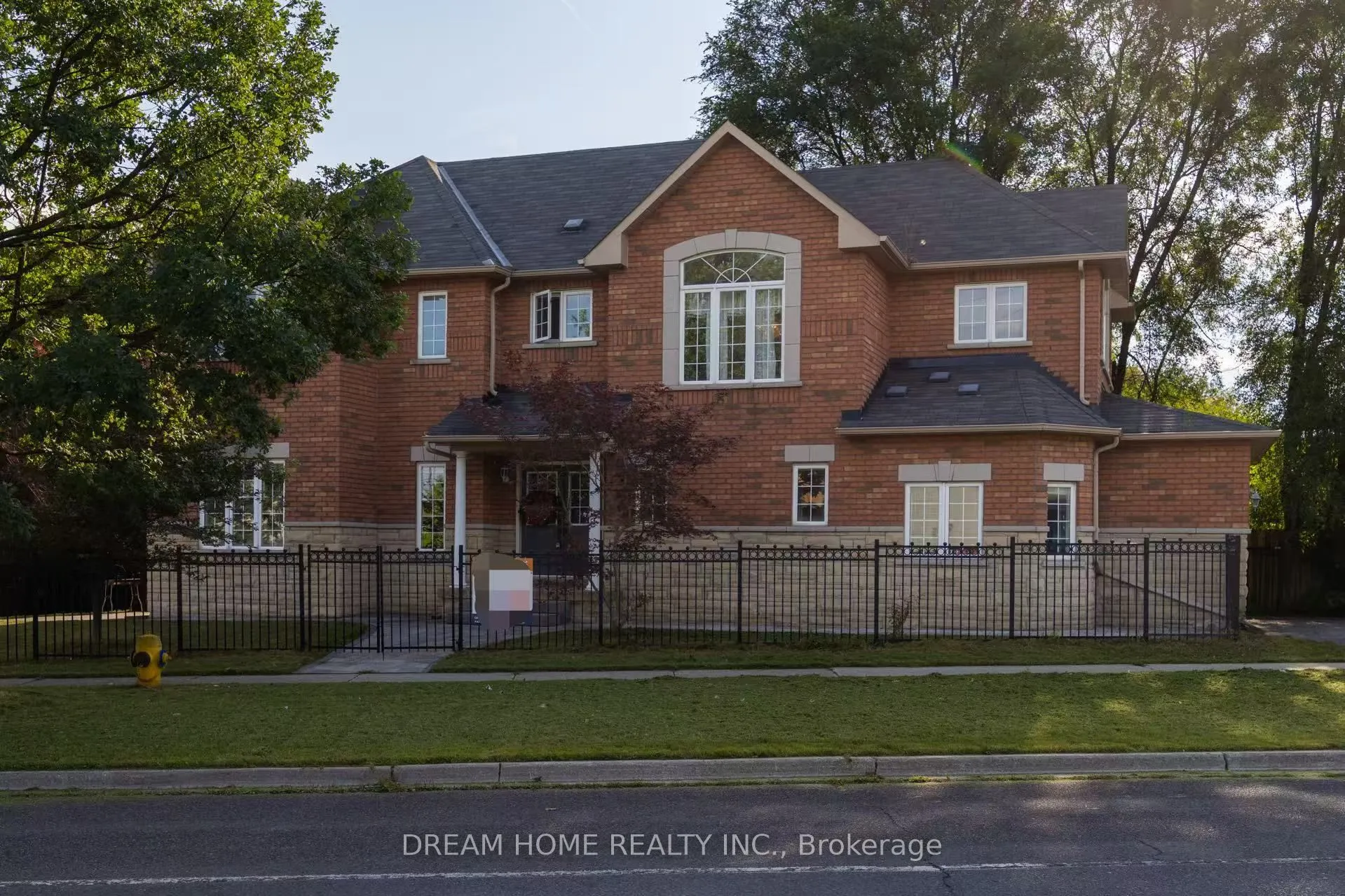 Detached Home For Lease | E13728938