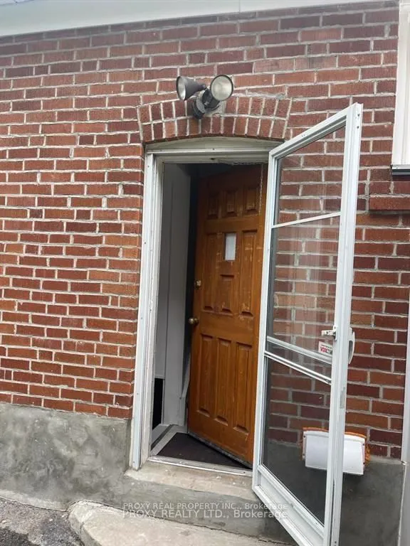 Detached Home For Lease | E13730014