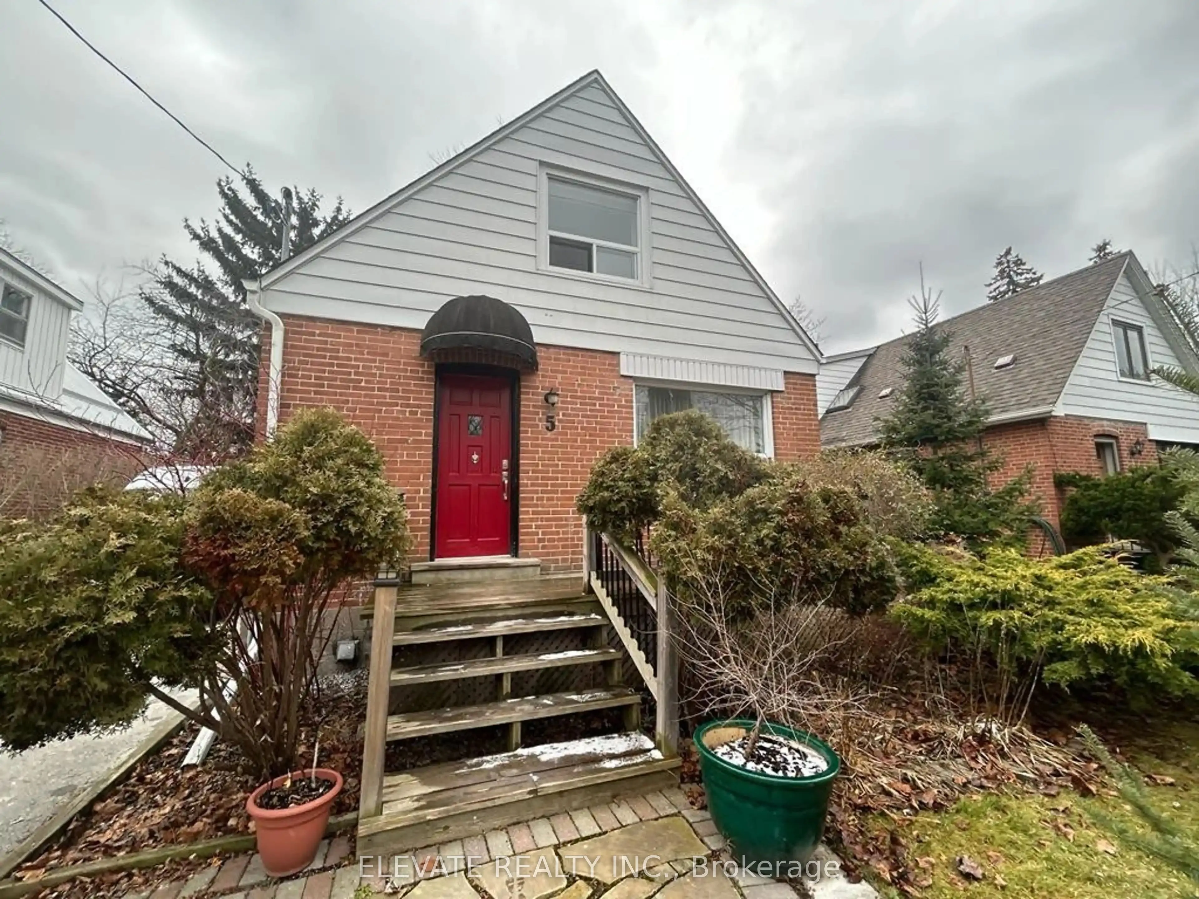 Detached Home For Lease | E13733990