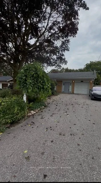 Detached Home For Lease | E13734446