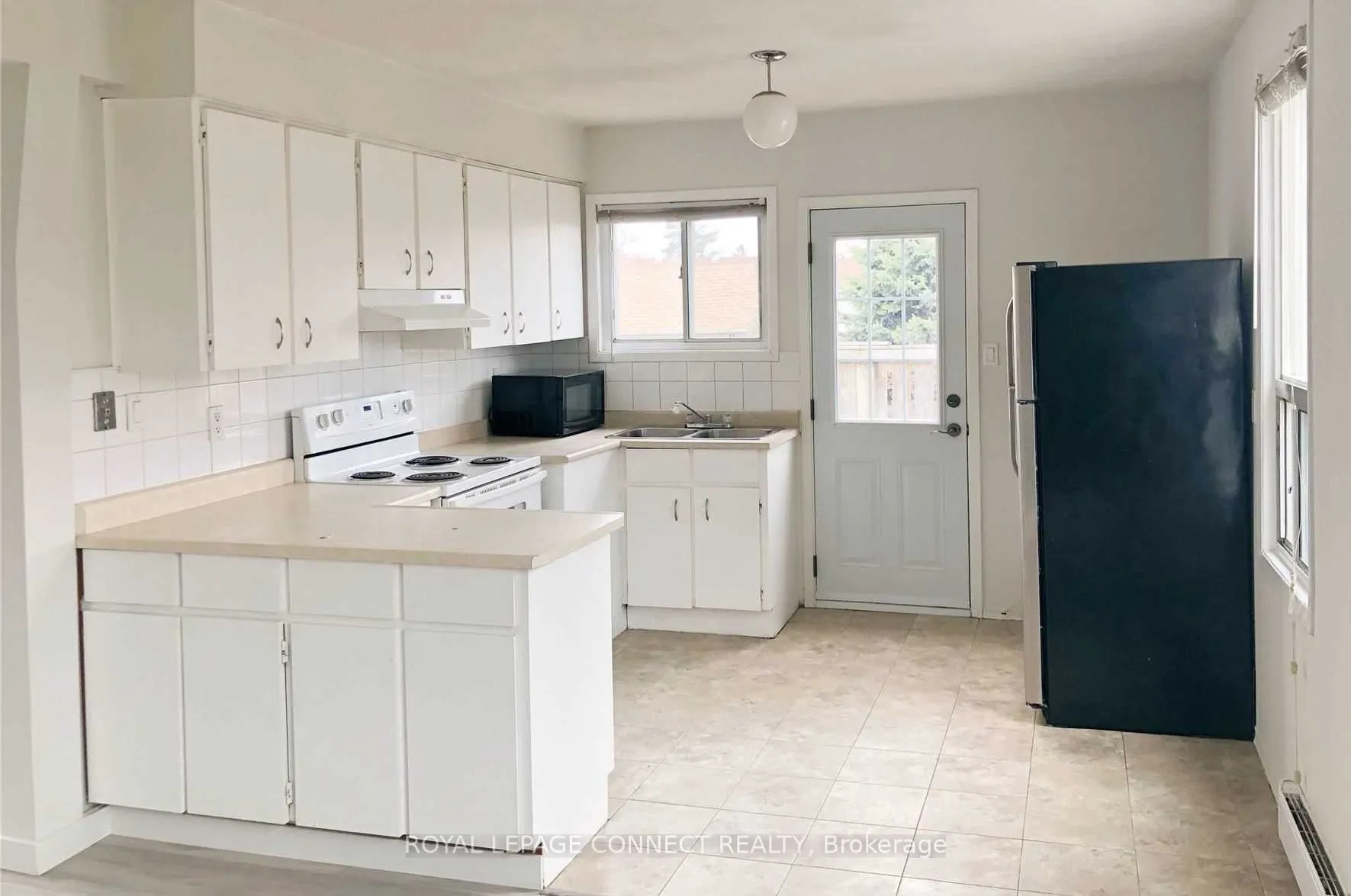 Detached Home For Lease | E13734592
