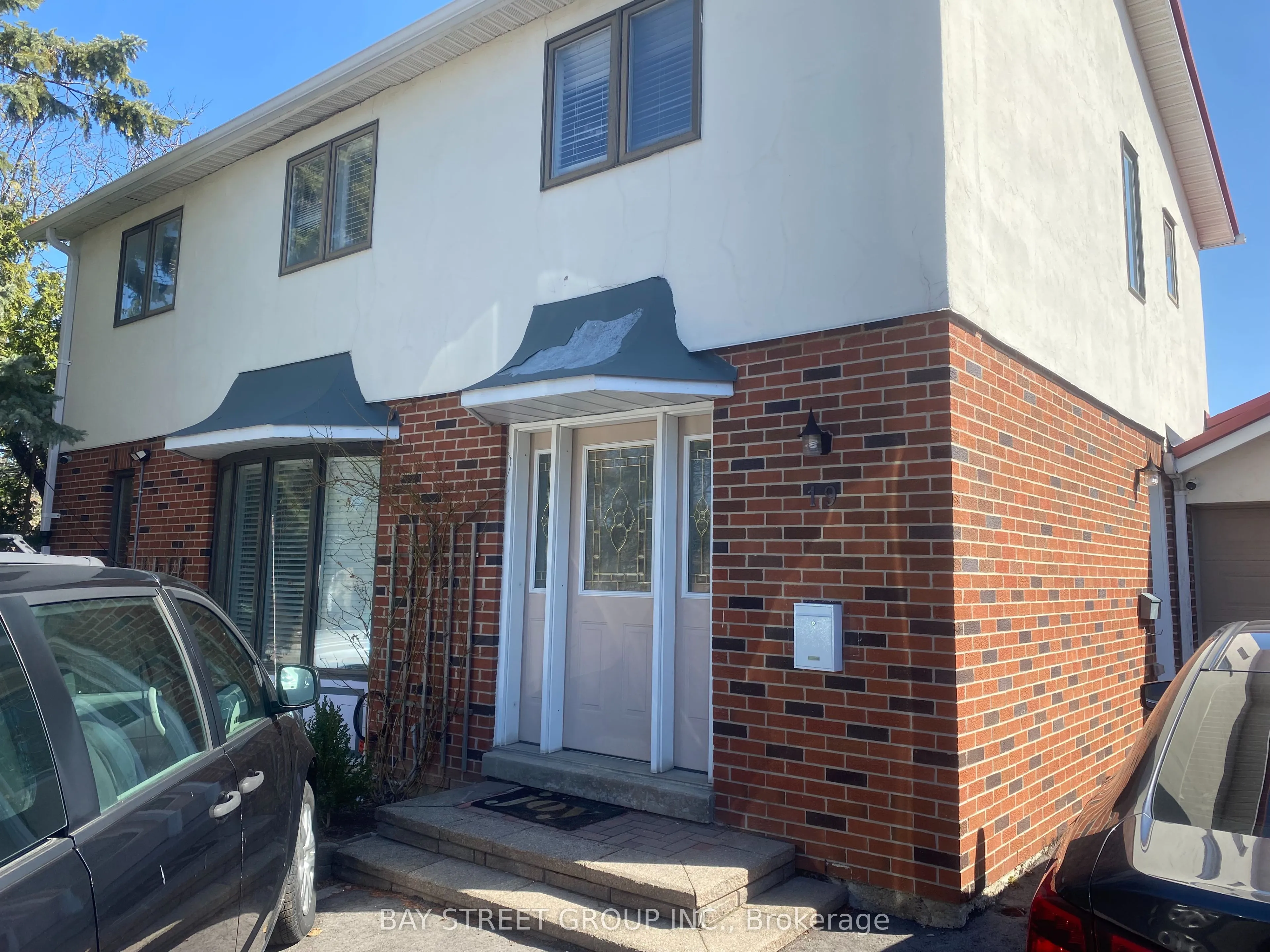 Detached Home For Lease | E13734760