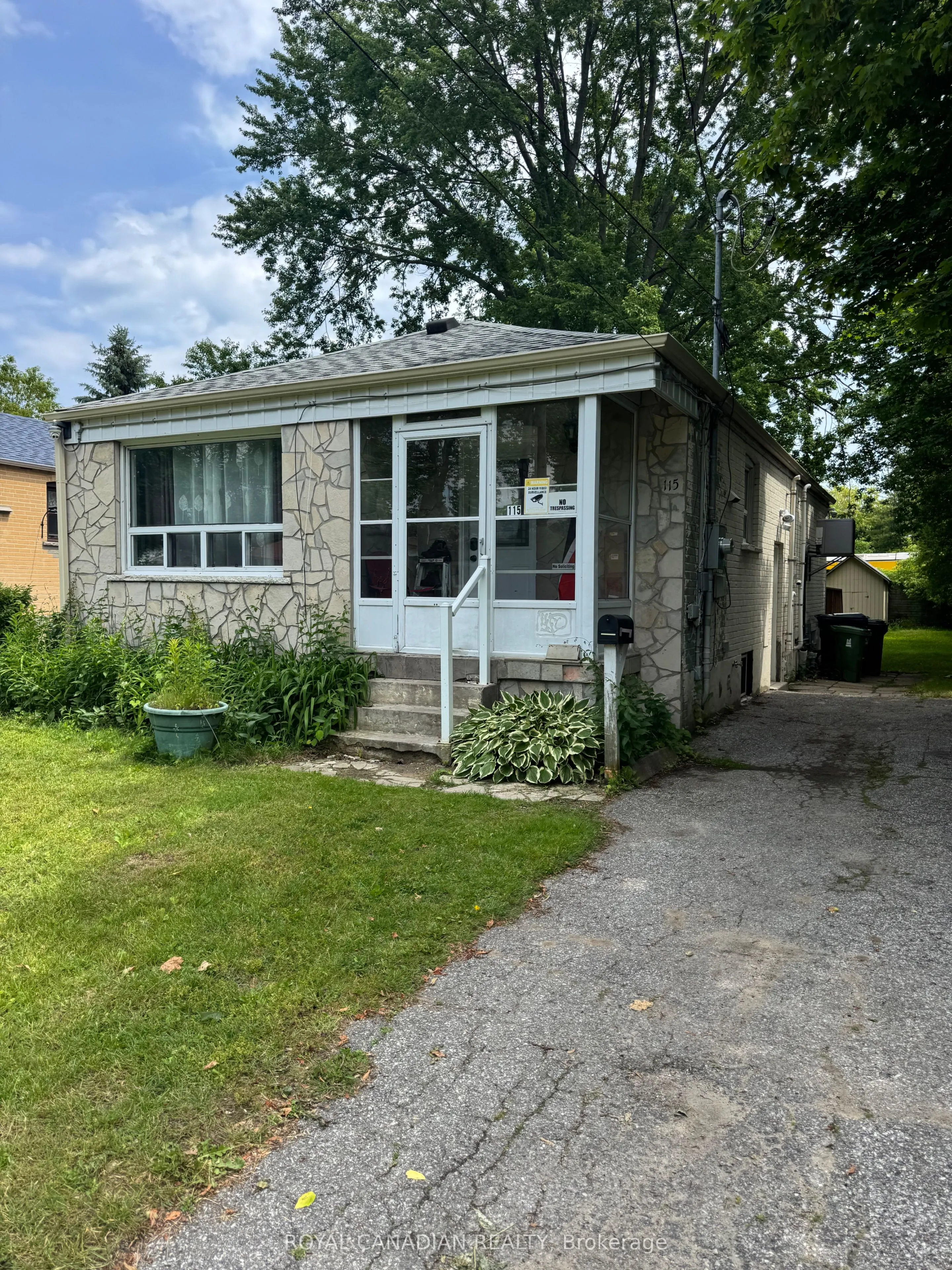 Detached Home For Lease | E13736250