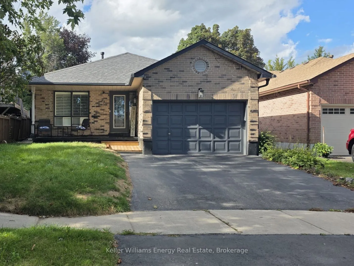 Detached Home For Lease | E13736474