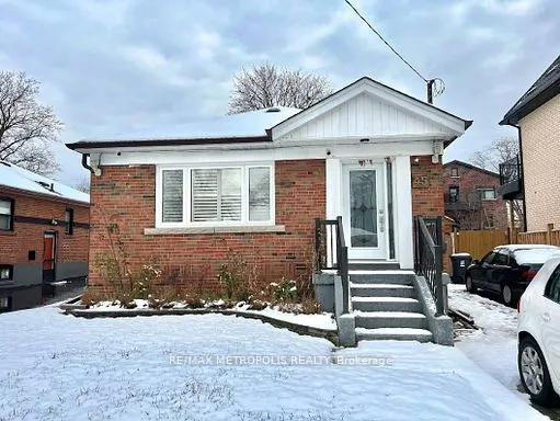 Detached Home For Lease | E13736518
