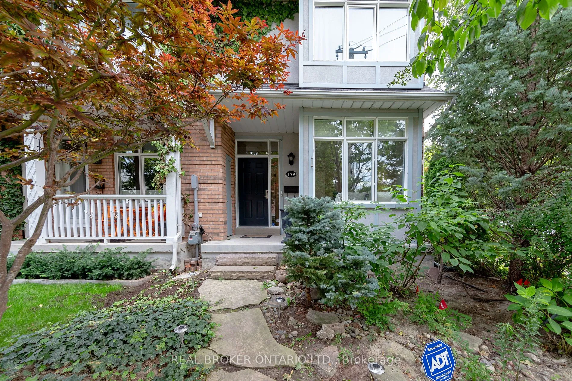 Semi-Detached Home For Lease | E9049651