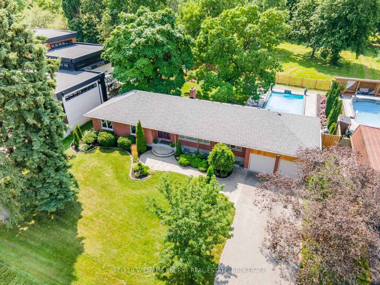Detached Home For Sale | E9052590