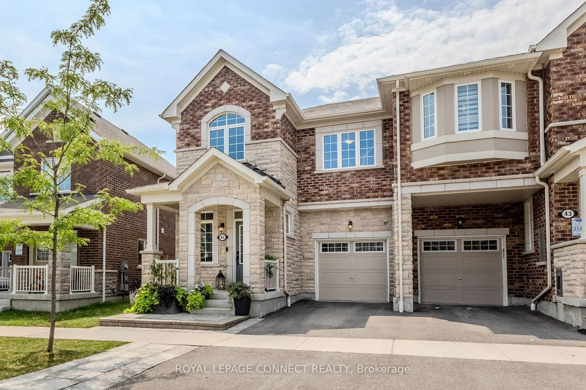 Condo Townhouse For Sale | E9240343