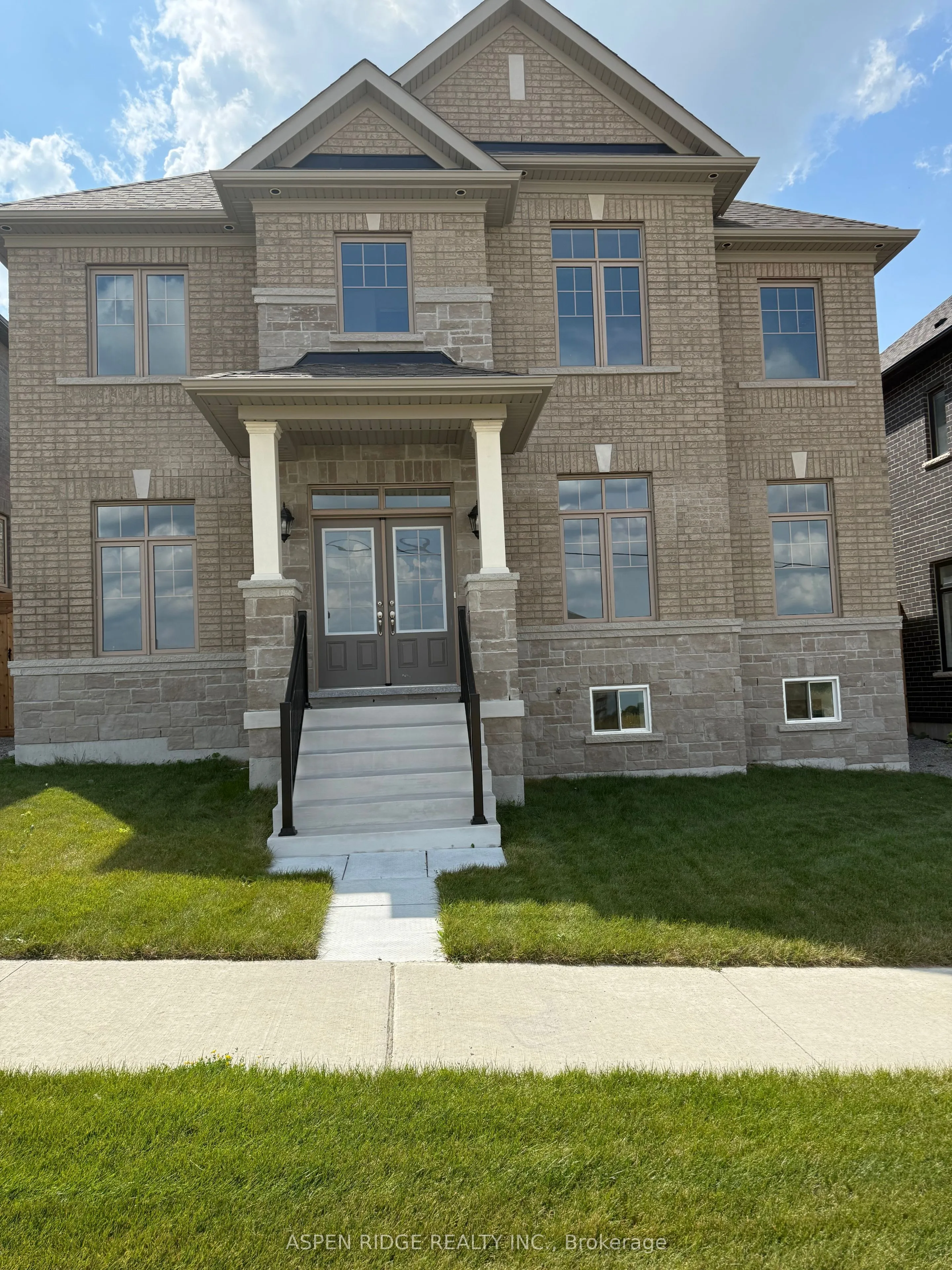 Detached Home For Sale | N12344527