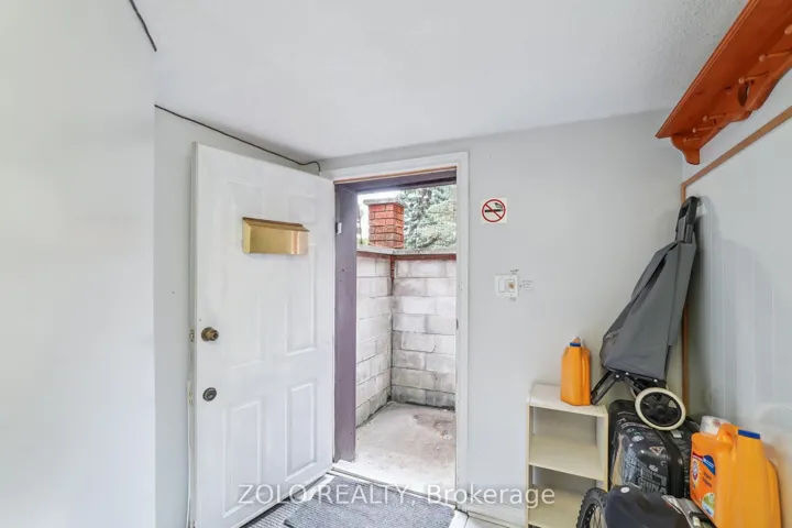 Bsmt sep entrance