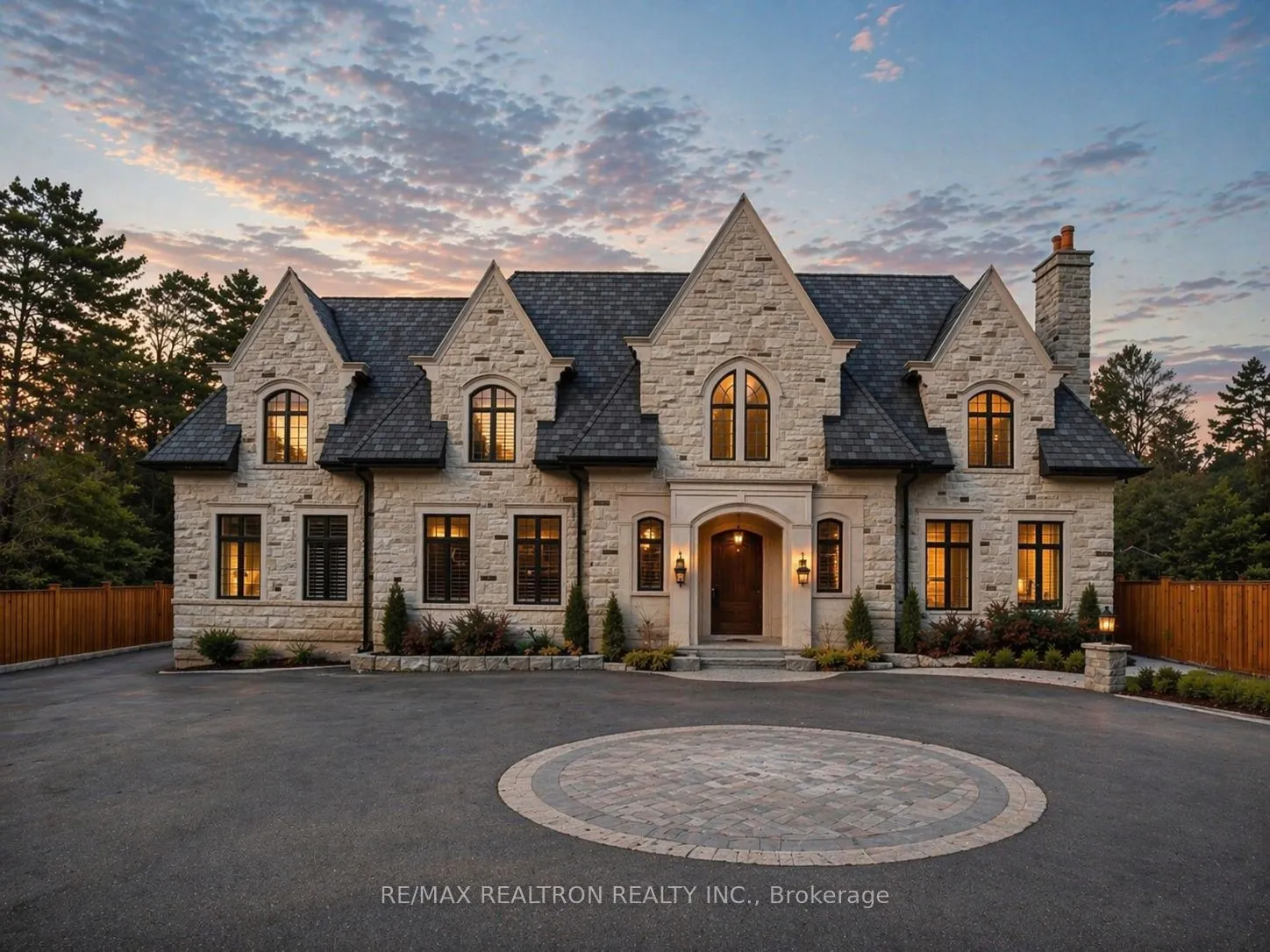 Detached Home For Sale | N12512358