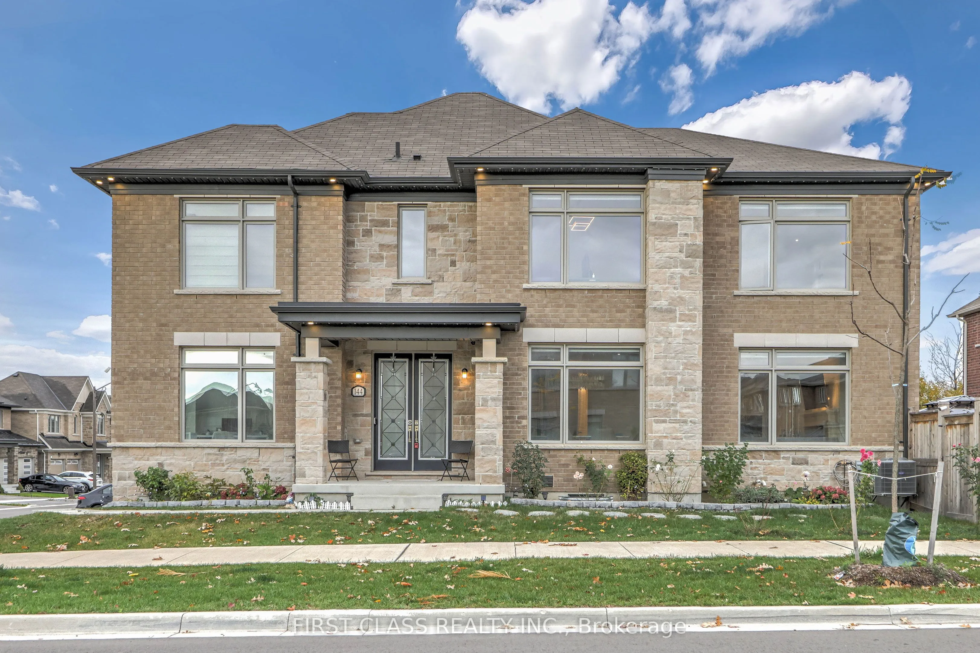 Detached Home For Sale | N12761114