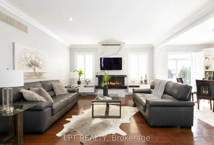 Welcome Home To 66 Stonesthrow Crescent!