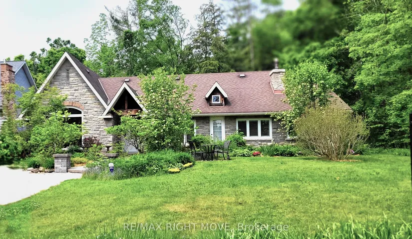 3528  Glenhaven Beach  Road, Innisfil, ON L9S 2Z3