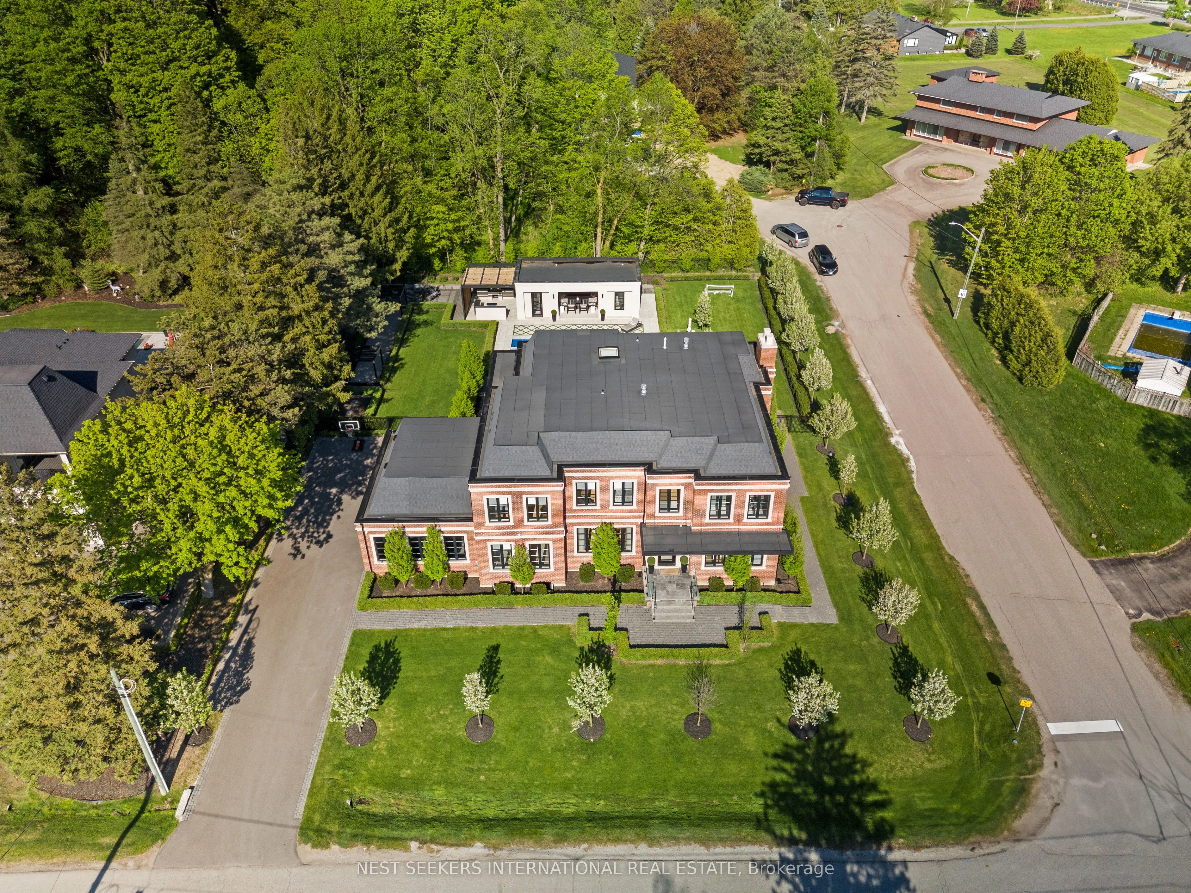 Detached Home For Sale | N12805302