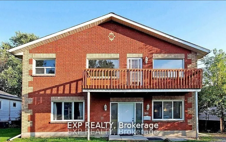 201  Garden  Avenue, Georgina, ON L4P 2L3