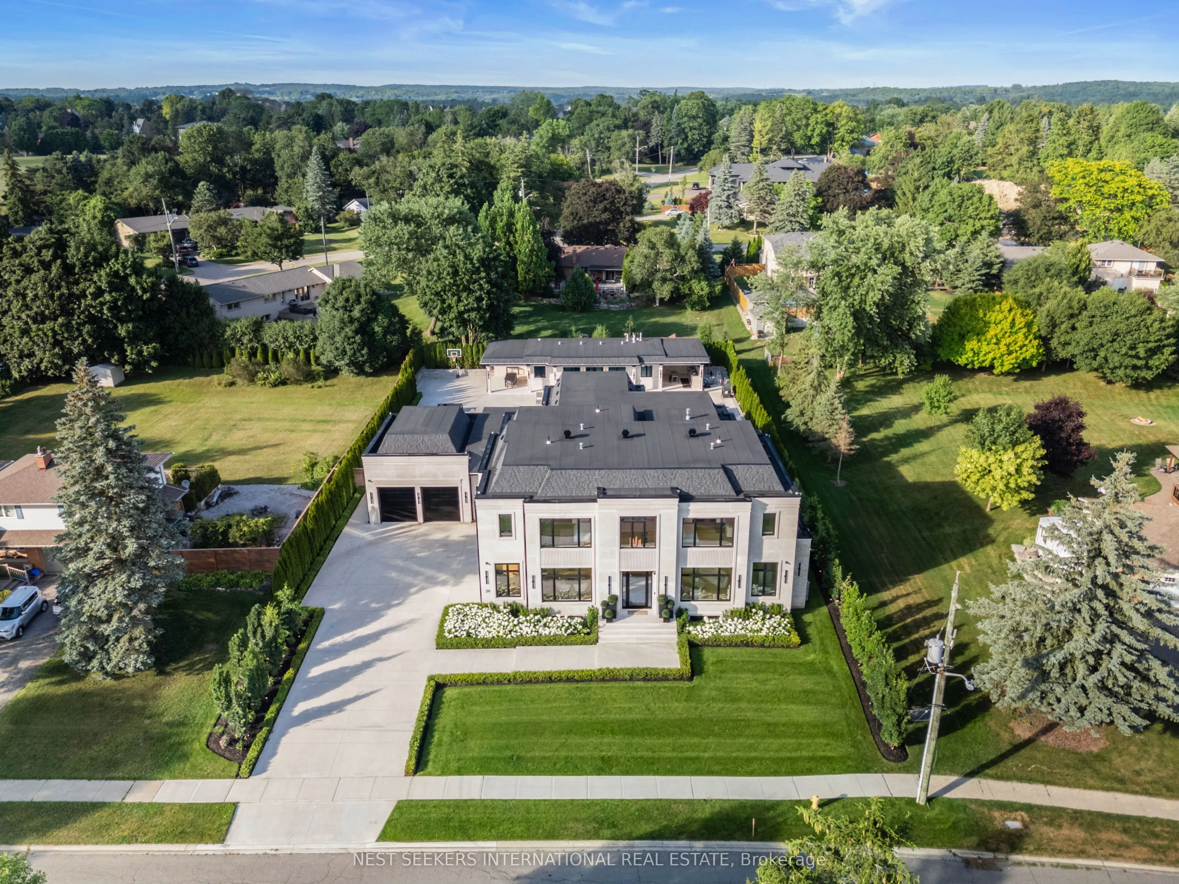 Detached Home For Sale | N12818870