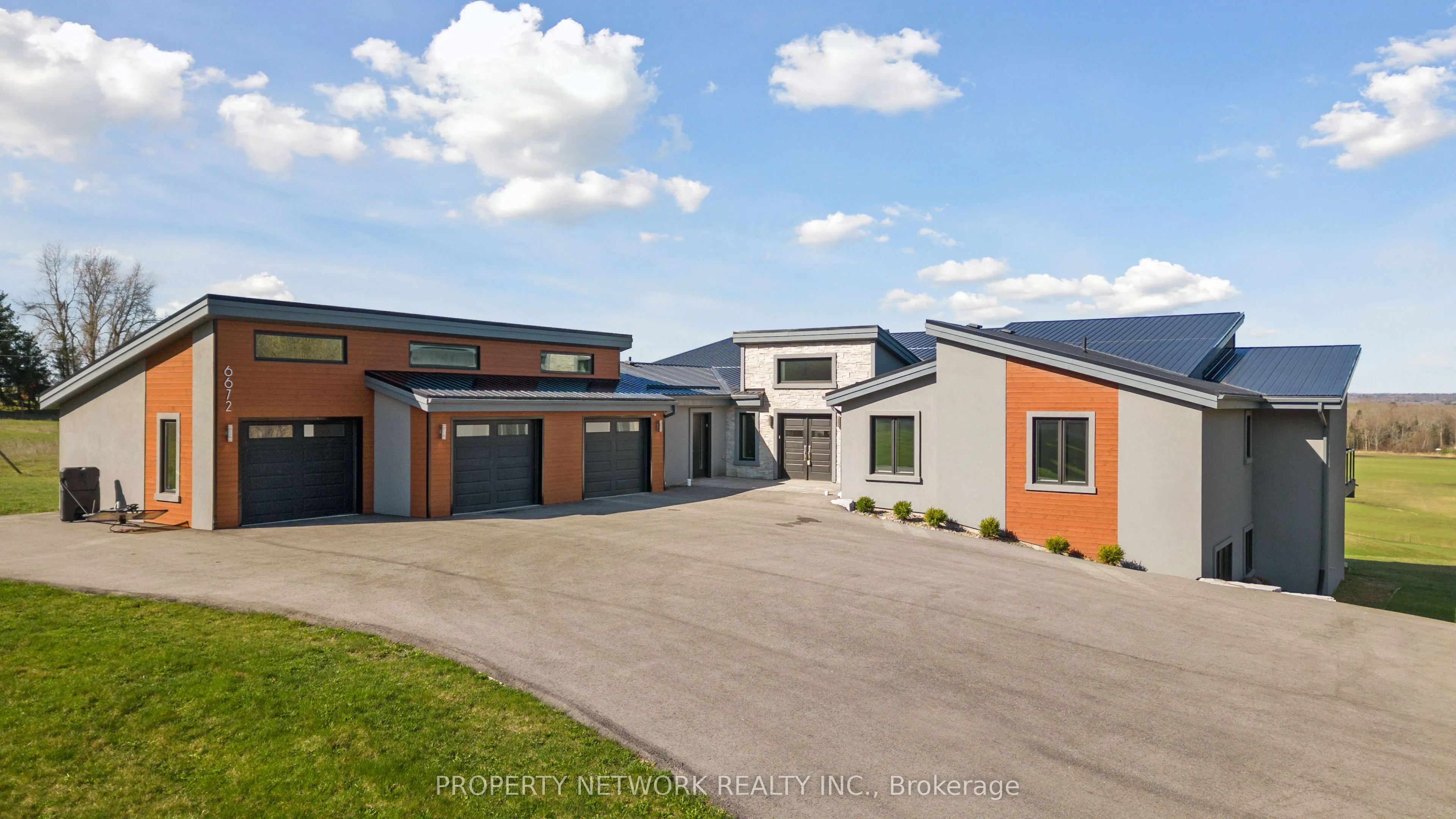 Detached Home For Sale | N12831032