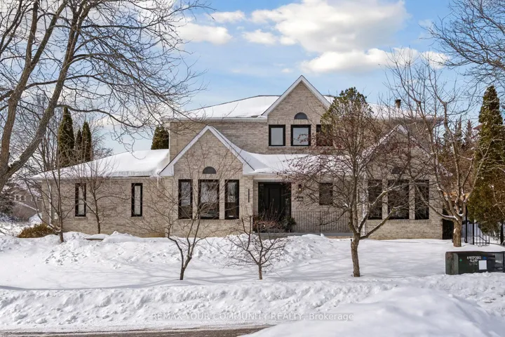 16  Autumn  Way, Aurora, ON L4G 4P1