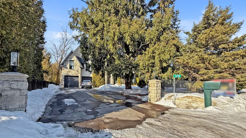 378  Old Bloomington  Road, Aurora, ON L4G 0M2