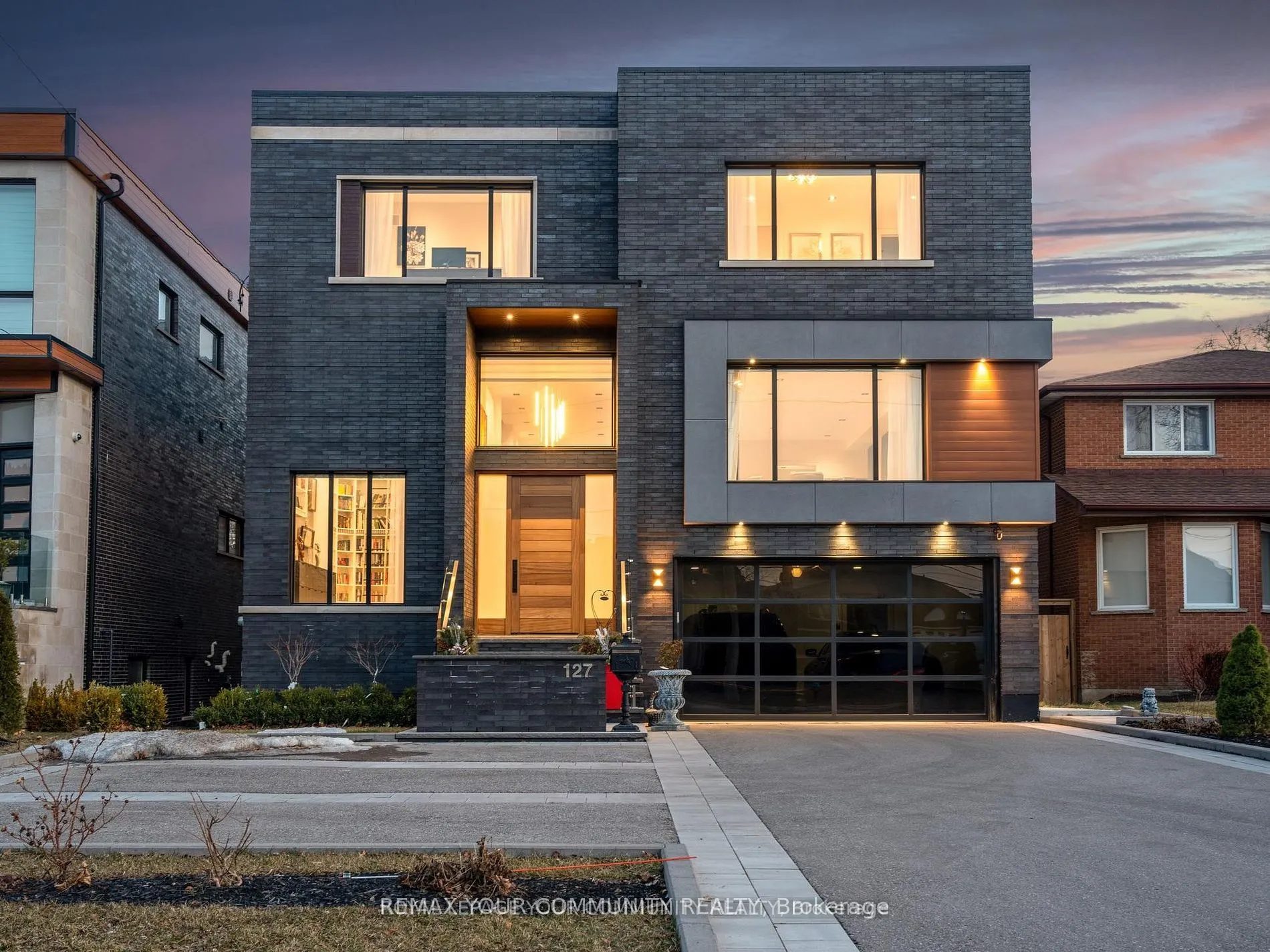 Detached Home For Sale | N12851112