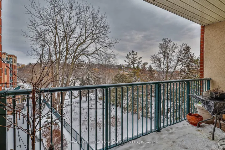 33  Wallace  Street, Vaughan, ON L4L 2P2
