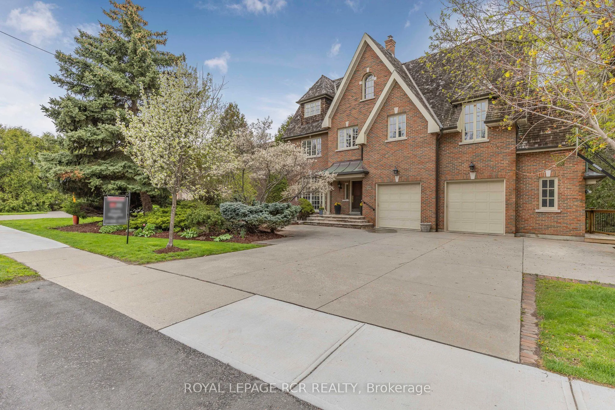 Detached Home For Sale | N12860670