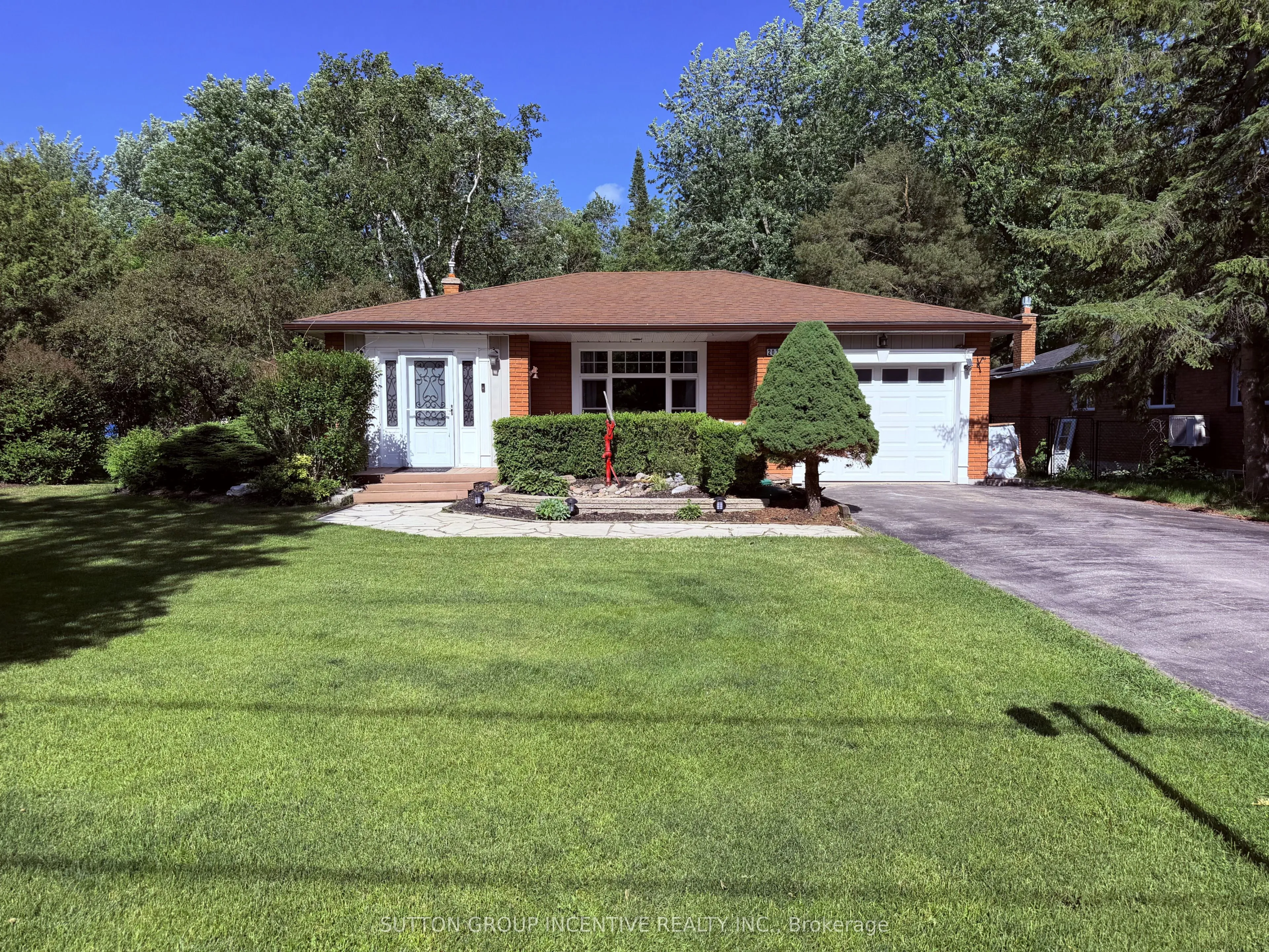 Detached Home For Sale | N12861866