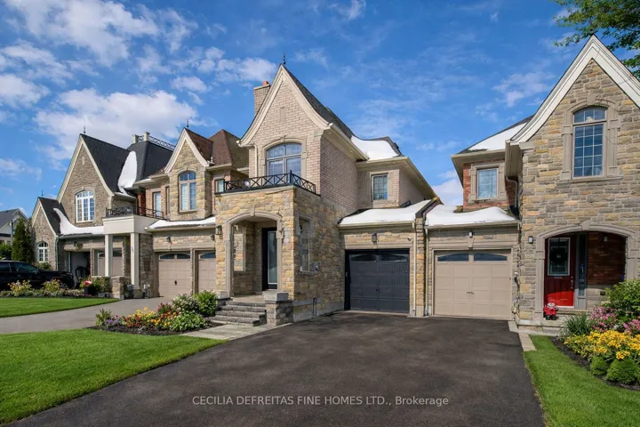 Front lawn virtually staged