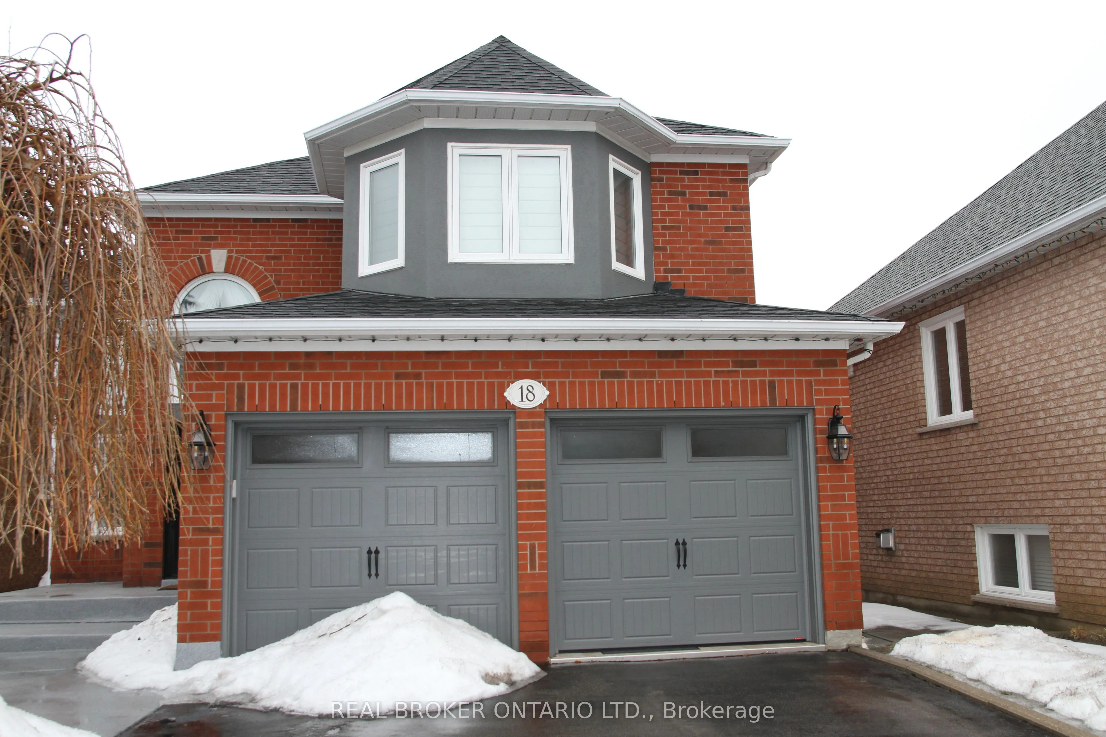 Detached Home For Lease | N12871636