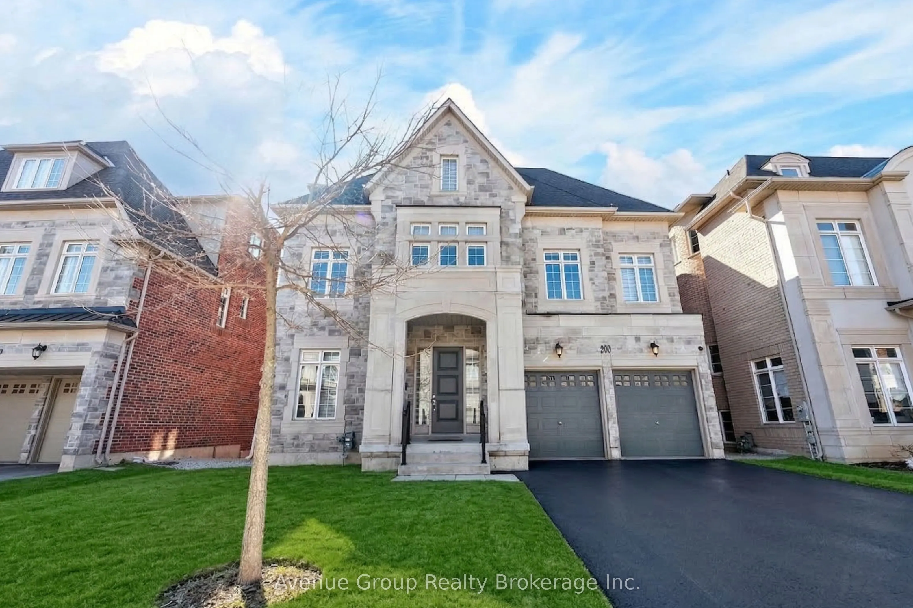 Detached Home For Sale | N12874380