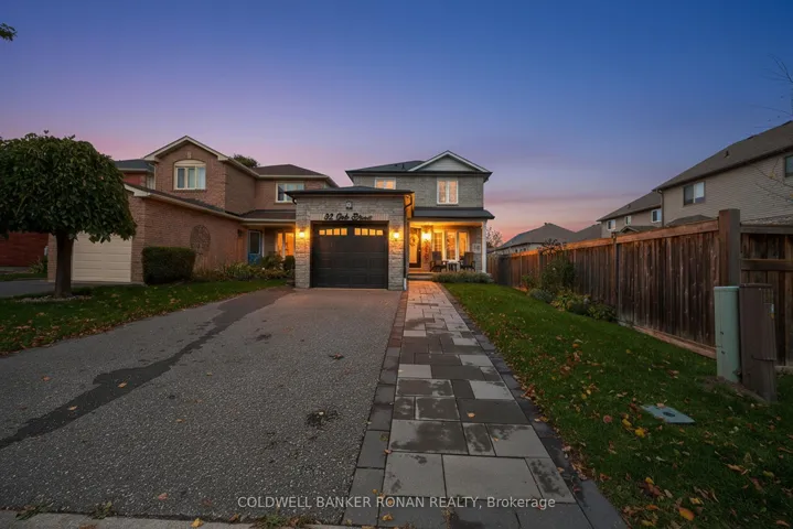82  Oak  Street, New Tecumseth, ON L9R 1P3